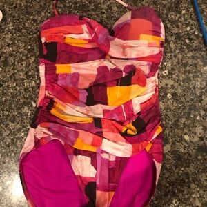 EUC LaBlanca Shirred Geometric Print Halter Top One Piece Padded Swimsuit Sz 10